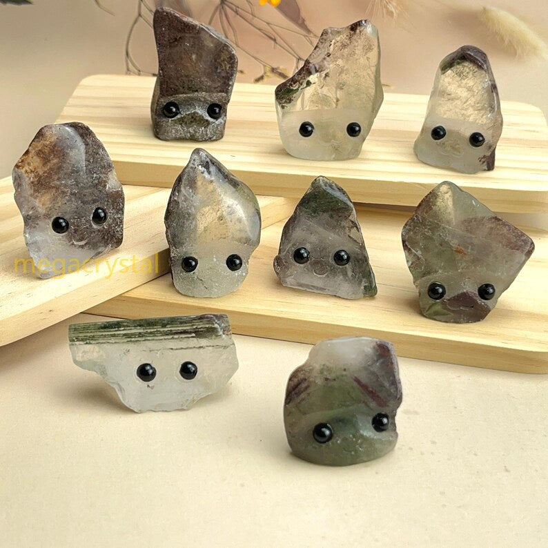 Sculpture en cristal de guérison avec visage représentant des hérissons, compagnons de jardin en quartz naturel