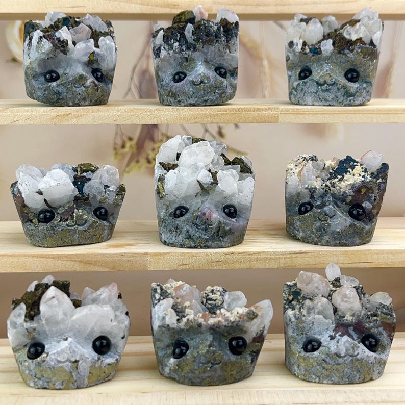 Hématite rouge naturelle incluse Quartz Buddies Hedgehogs Cristal de guérison Sculpture avec visage