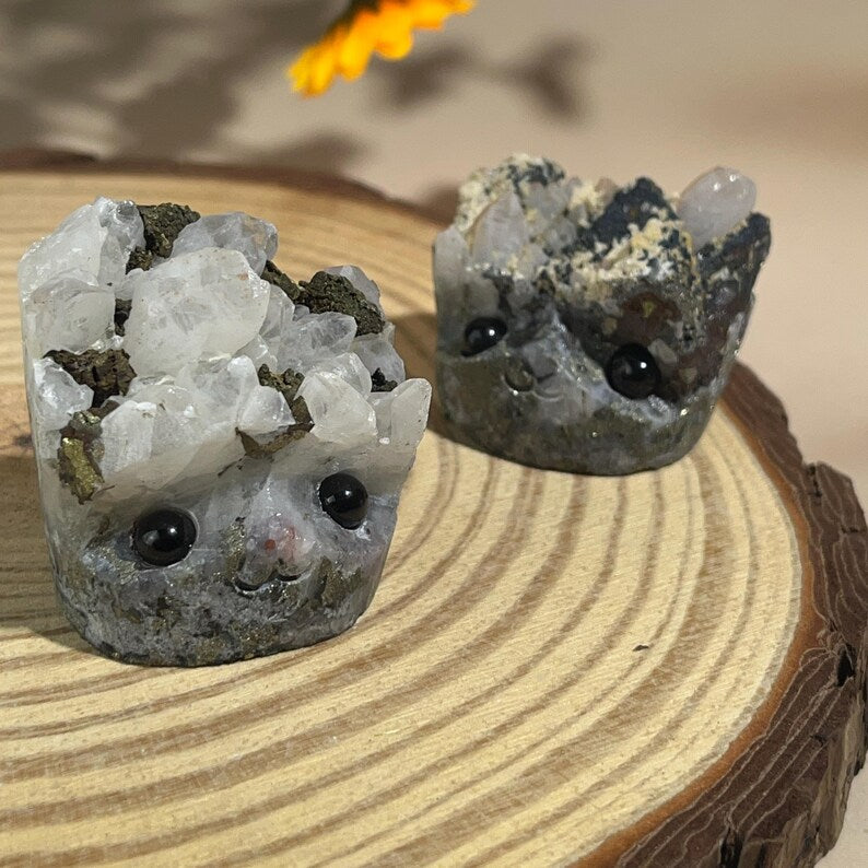 Hématite rouge naturelle incluse Quartz Buddies Hedgehogs Cristal de guérison Sculpture avec visage