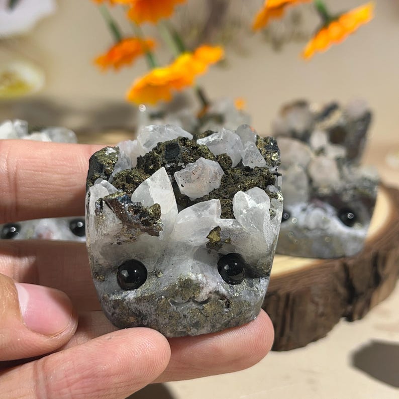 Hématite rouge naturelle incluse Quartz Buddies Hedgehogs Cristal de guérison Sculpture avec visage