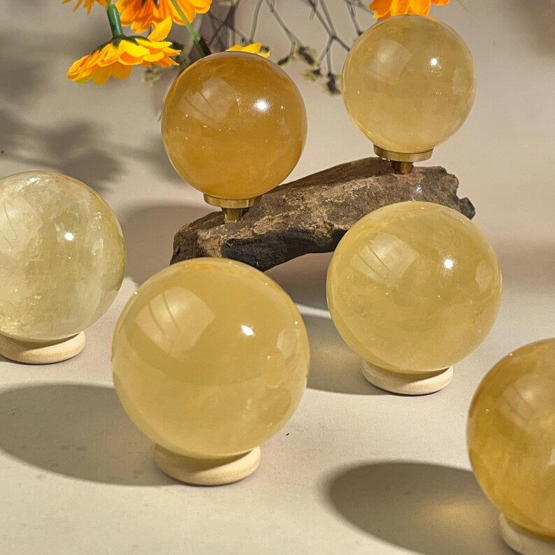 1Pcs Natural Honey Calcite Spheres Healing Crystal Crafts Crystal Spheres Gift With a Sphere holder