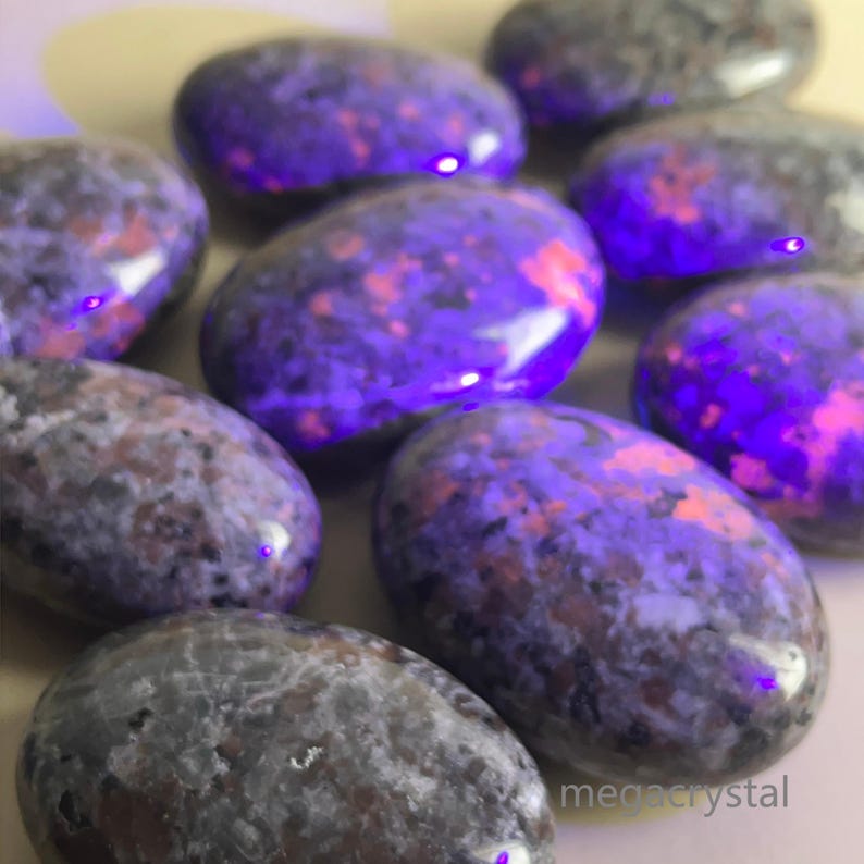 Natural Yooperlite Palm Stones Healing Crystal Crafts