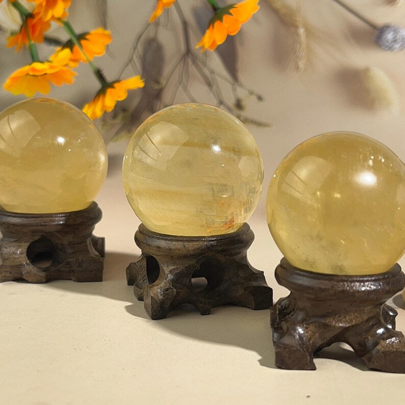 1Pcs Natural Honey Calcite Spheres Healing Crystal Crafts Crystal Spheres Gift With a Sphere holder