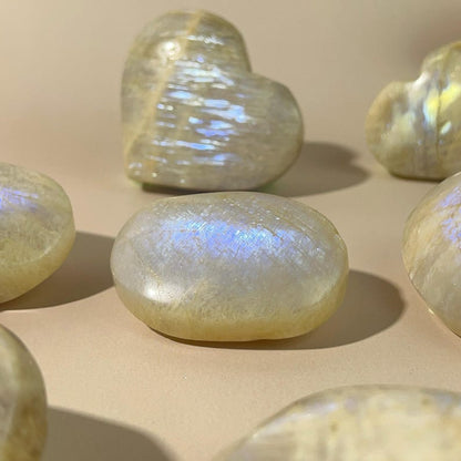 Natural Moonstone Hearts & Palm Stone Carved Healing Crystal Crafts Gemstone Carvings