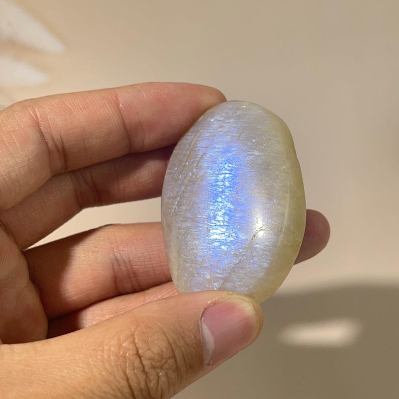 Natural Moonstone Hearts & Palm Stone Carved Healing Crystal Crafts Gemstone Carvings