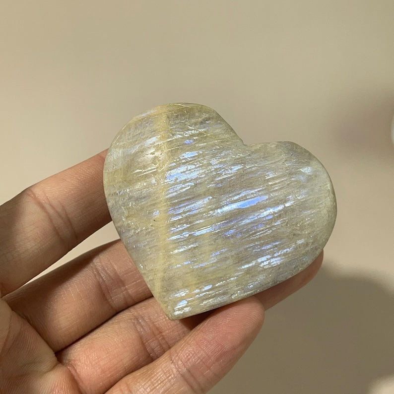 Natural Moonstone Hearts & Palm Stone Carved Healing Crystal Crafts Gemstone Carvings