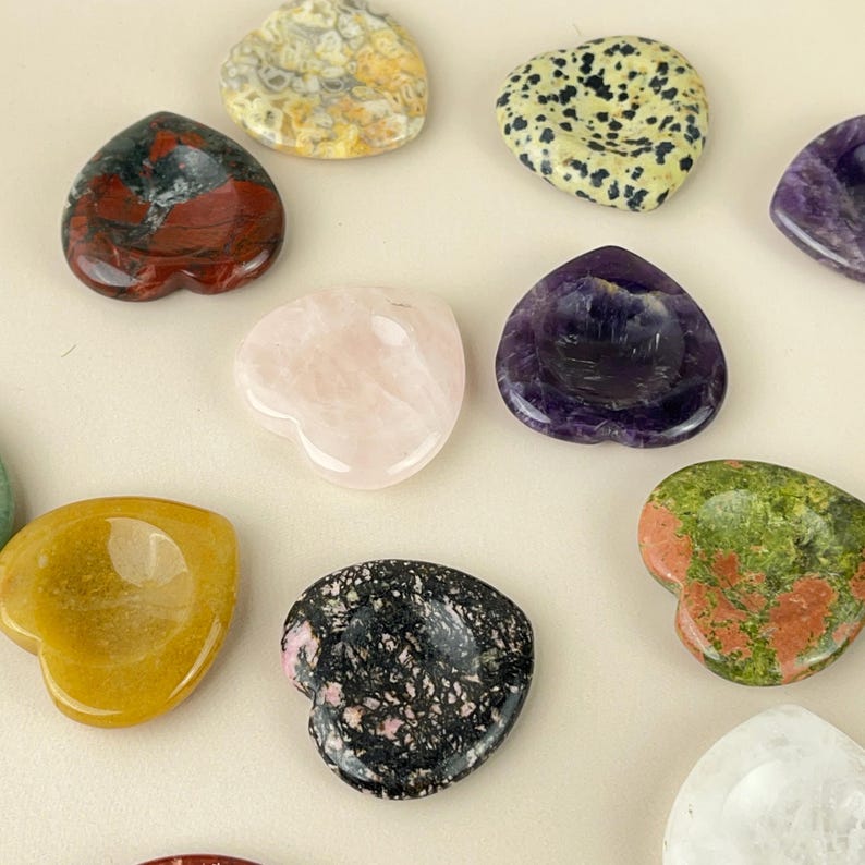 Natural Crystal Worry Stones Hearts Healing Crystal Crafts Anti stress tool